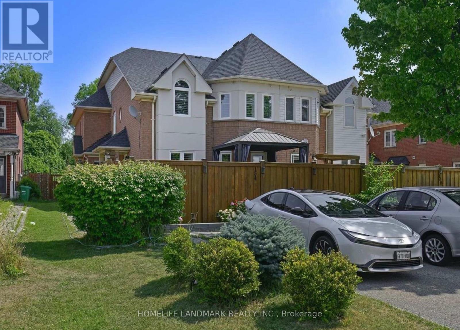 156 Pressed Brick Drive, Brampton, Ontario  L6V 4K6 - Photo 3 - W12898102