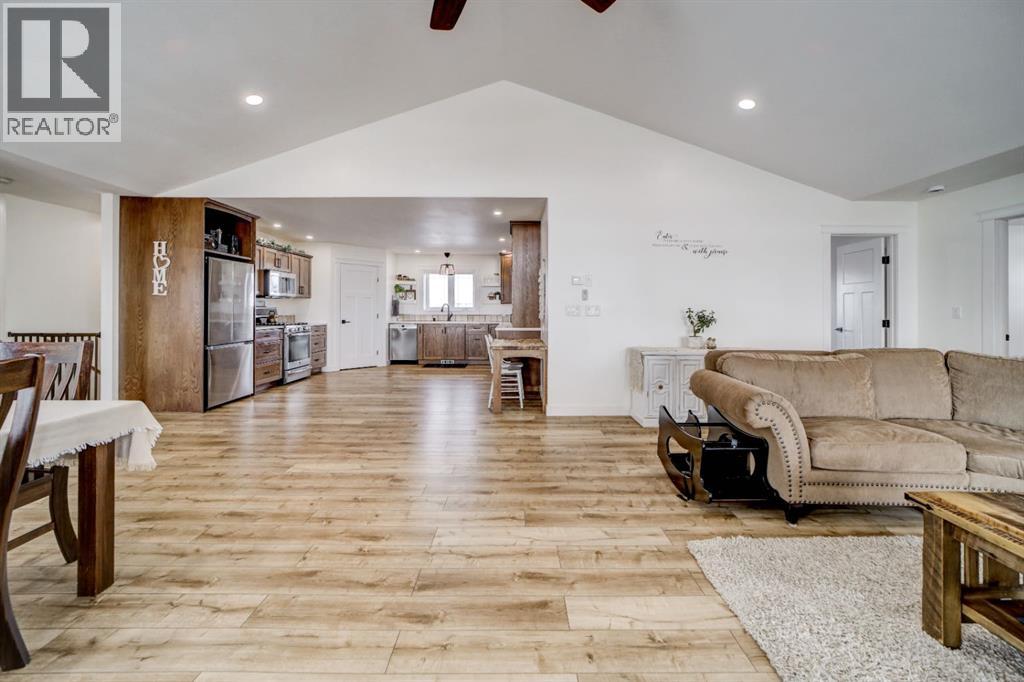 92008 Range Road 195, Rural Lethbridge County, Alberta  T1M 1M9 - Photo 4 - A2277079