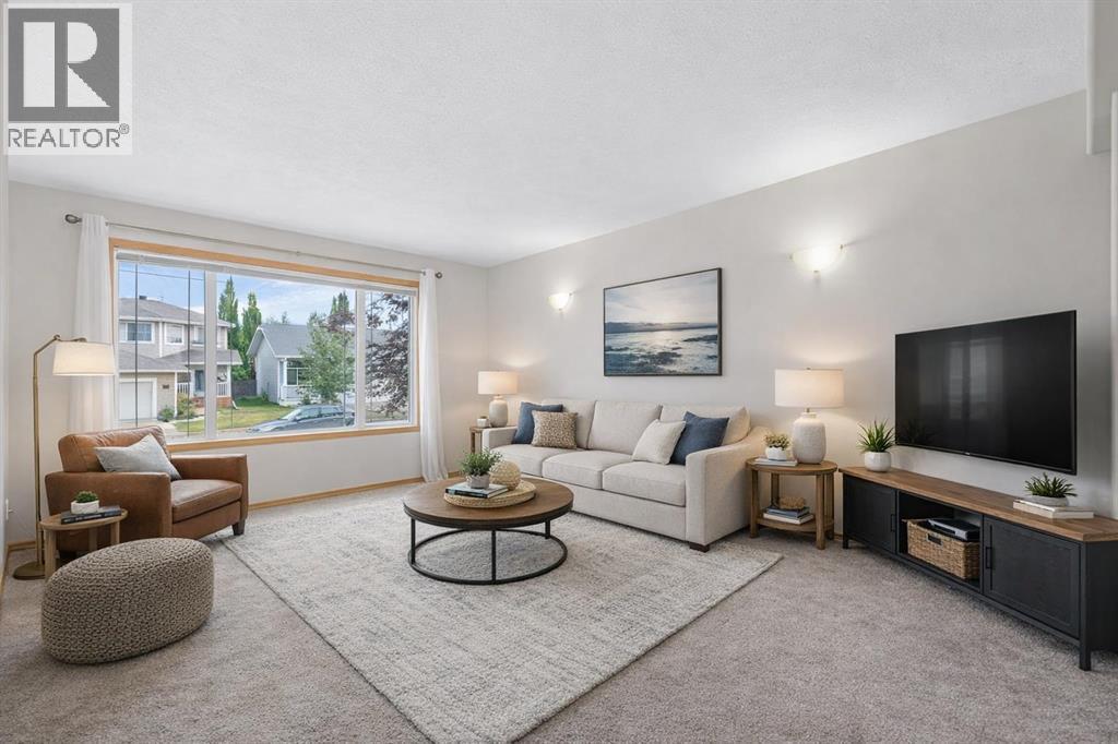 22 Lanterman Close, Red Deer, Alberta  T4R 3K3 - Photo 3 - A2294425