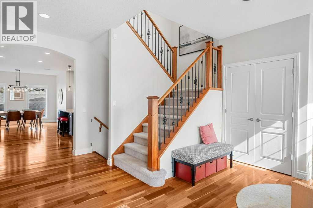 274 Somme Avenue SW, Calgary, Alberta  T2T 5J9 - Photo 3 - A2294306