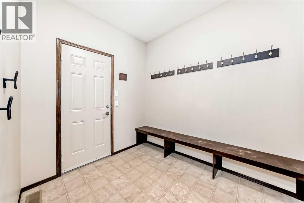 691 Panamount Boulevard NW, Calgary, Alberta  T3K 0J1 - Photo 14 - A2290579