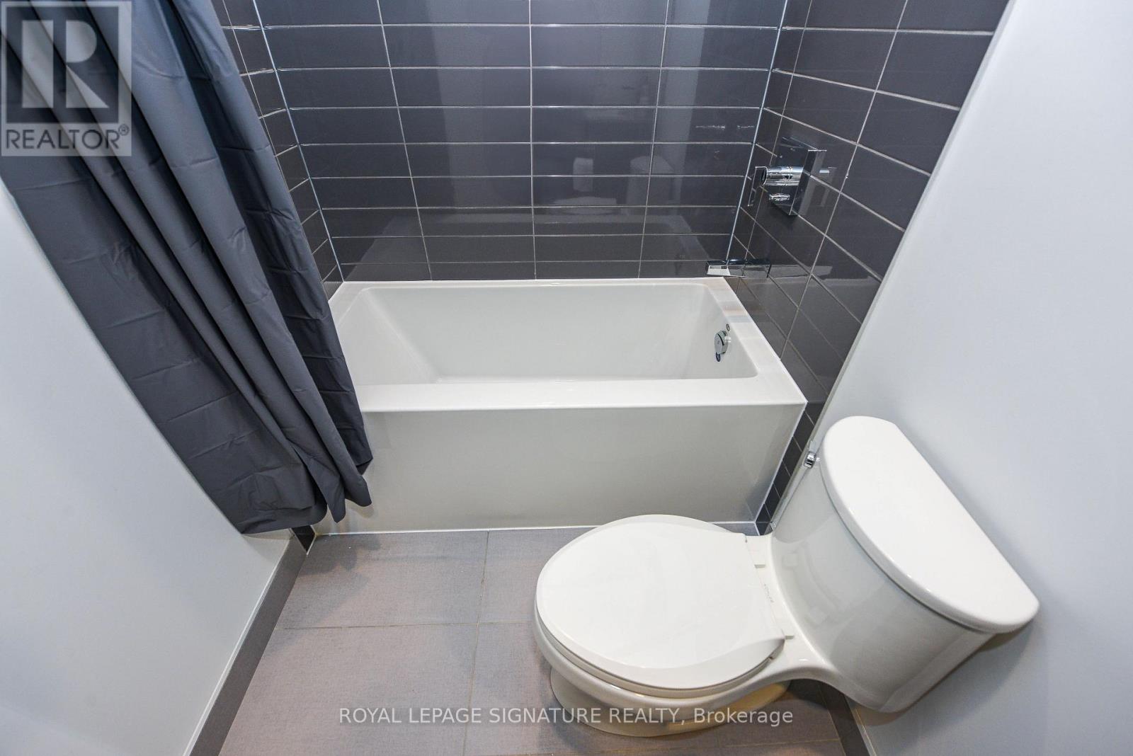 505 - 430 Square One Drive E, Mississauga, Ontario  L5B 0L6 - Photo 20 - W12907068