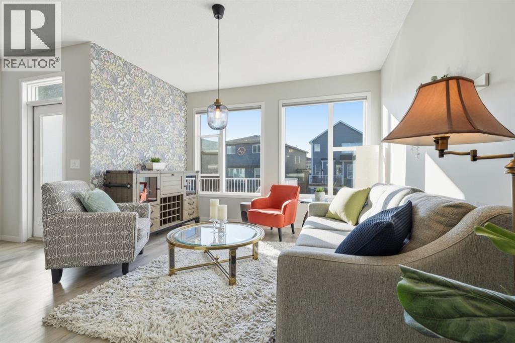 35 Cranbrook Gardens SE, Calgary, Alberta  T3M 2X5 - Photo 3 - A2294984