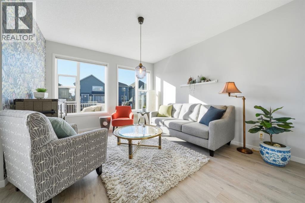 35 Cranbrook Gardens SE, Calgary, Alberta  T3M 2X5 - Photo 5 - A2294984