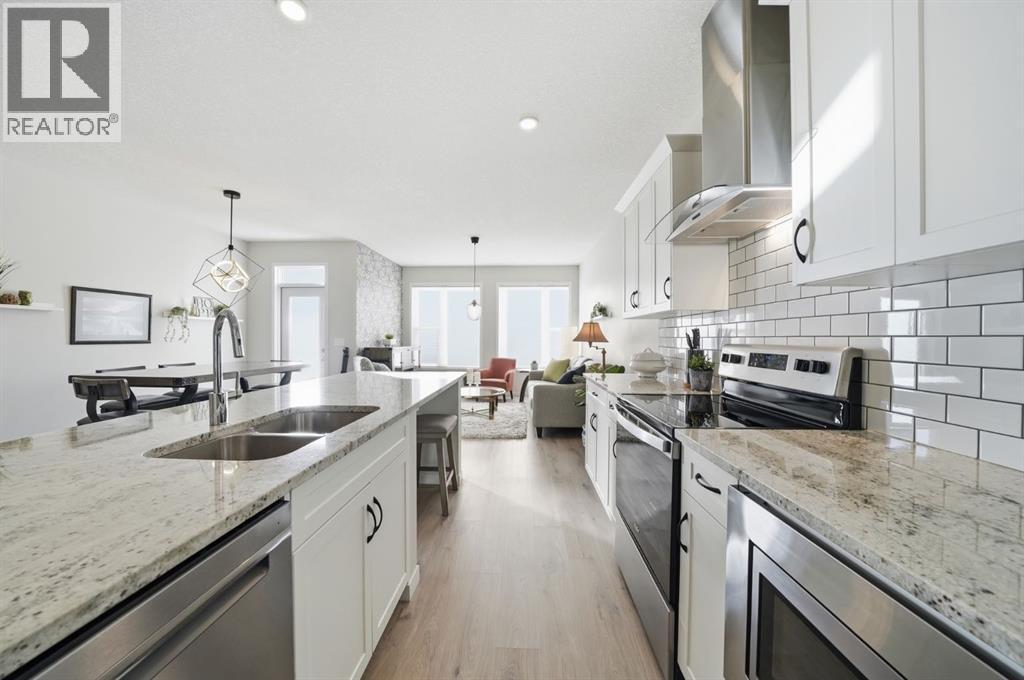 35 Cranbrook Gardens SE, Calgary, Alberta  T3M 2X5 - Photo 8 - A2294984