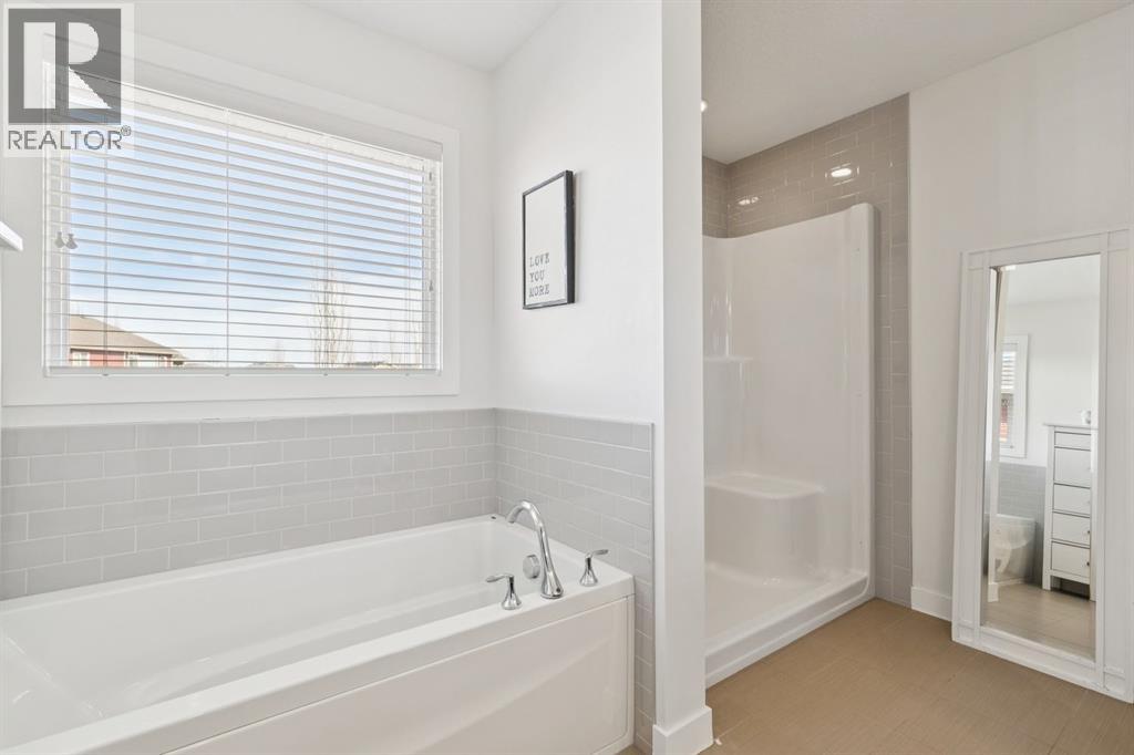 30 Mount Rae Terrace, Okotoks, Alberta  T1S 0M6 - Photo 29 - A2295349