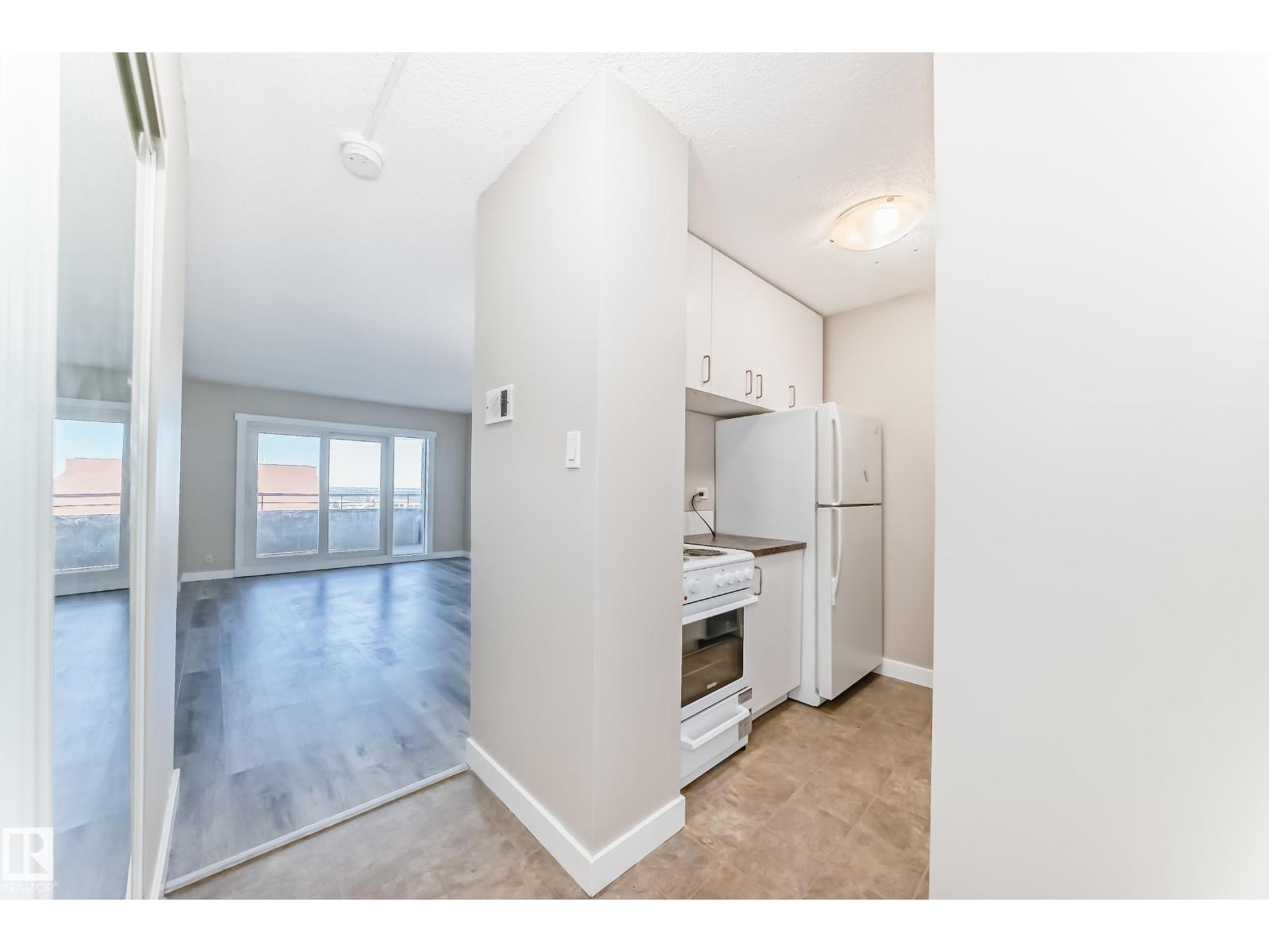 #1207 10140 120 St Nw Nw, Edmonton, Alberta  T5K 1Z8 - Photo 2 - E4477037