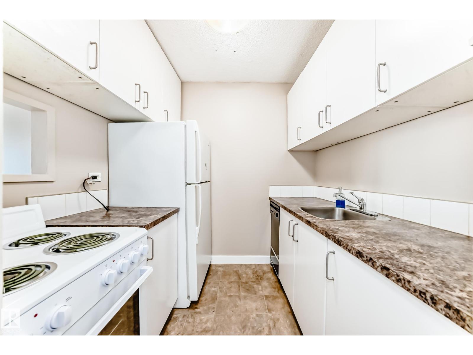 #1207 10140 120 St Nw Nw, Edmonton, Alberta  T5K 1Z8 - Photo 5 - E4477037