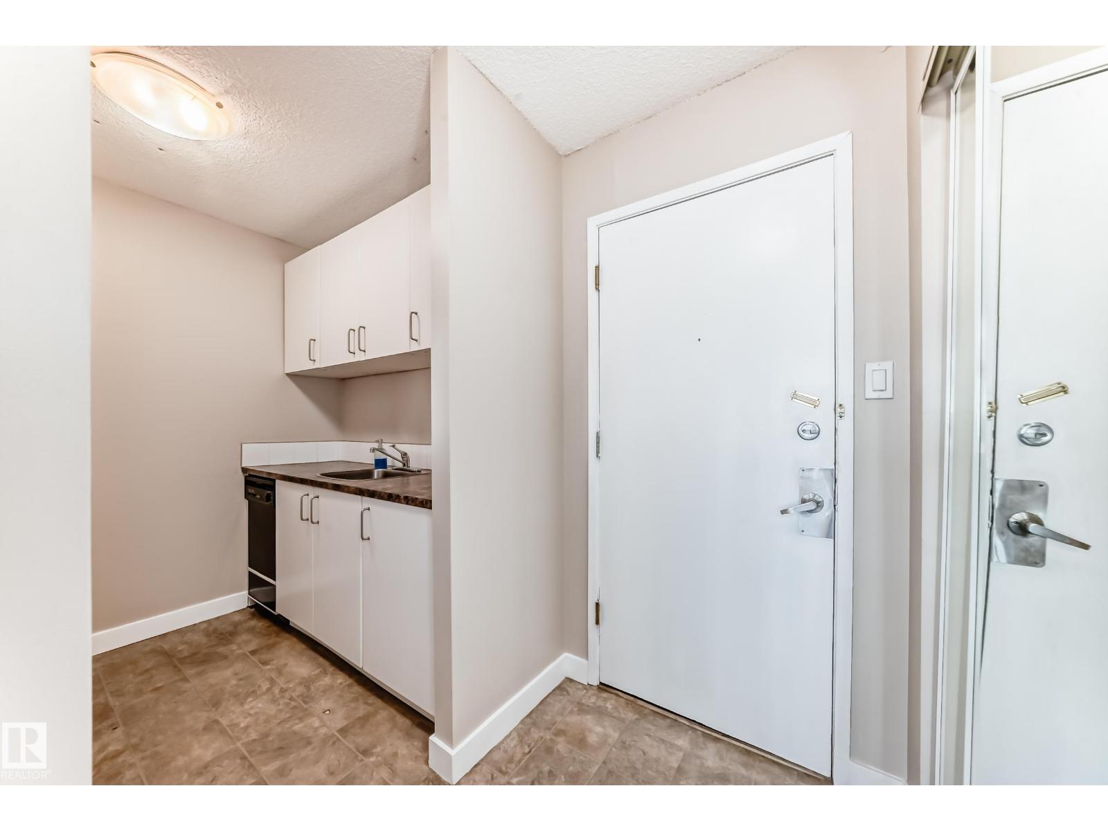 #1207 10140 120 St Nw Nw, Edmonton, Alberta  T5K 1Z8 - Photo 3 - E4477037