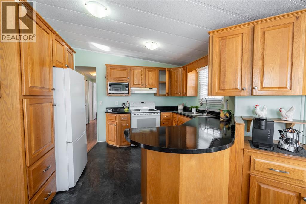 5700 Blackwell Sideroad Unit# 283, Sarnia, Ontario  N7W 1B7 - Photo 10 - 26002731