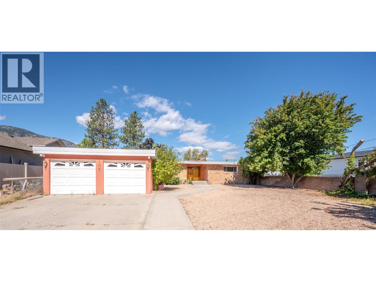 102 Derenzy Place, Penticton, British Columbia