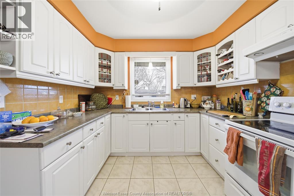 10682 Keating Crescent, Windsor, Ontario  N8R 1T5 - Photo 13 - 26003162