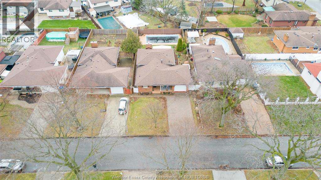 10682 Keating Crescent, Windsor, Ontario  N8R 1T5 - Photo 49 - 26003162