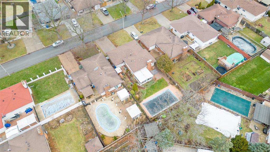 10682 Keating Crescent, Windsor, Ontario  N8R 1T5 - Photo 50 - 26003162