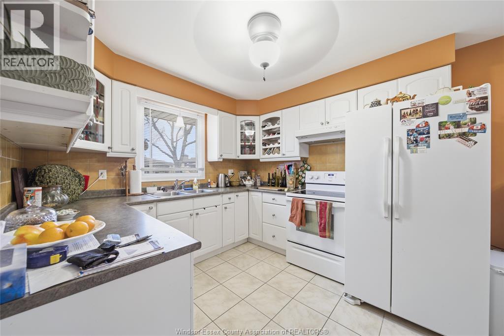 10682 Keating Crescent, Windsor, Ontario  N8R 1T5 - Photo 14 - 26003162