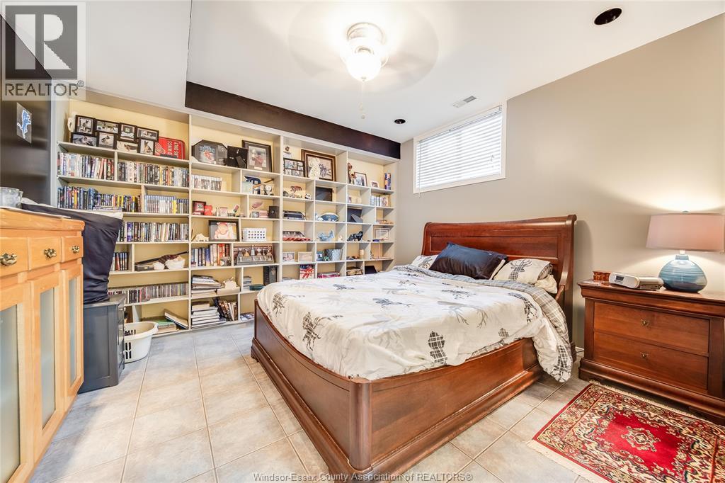 10682 Keating Crescent, Windsor, Ontario  N8R 1T5 - Photo 28 - 26003162