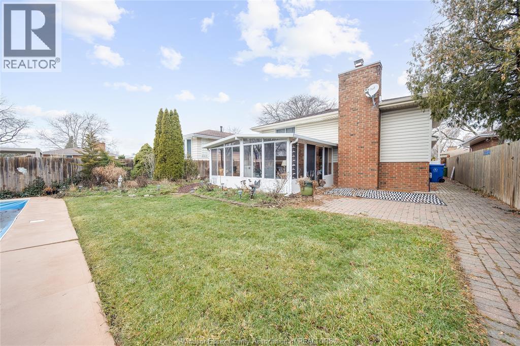 10682 Keating Crescent, Windsor, Ontario  N8R 1T5 - Photo 45 - 26003162