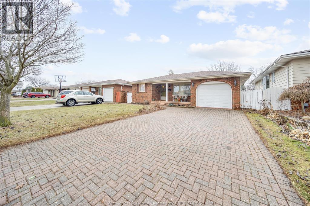 10682 KEATING CRESCENT, Windsor, Ontario