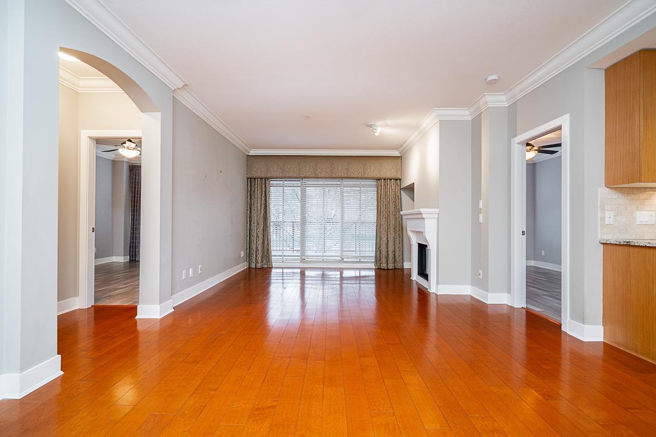 207 16421 64 Avenue, Surrey, British Columbia V3S 6V7 - Photo 4 - R3077391