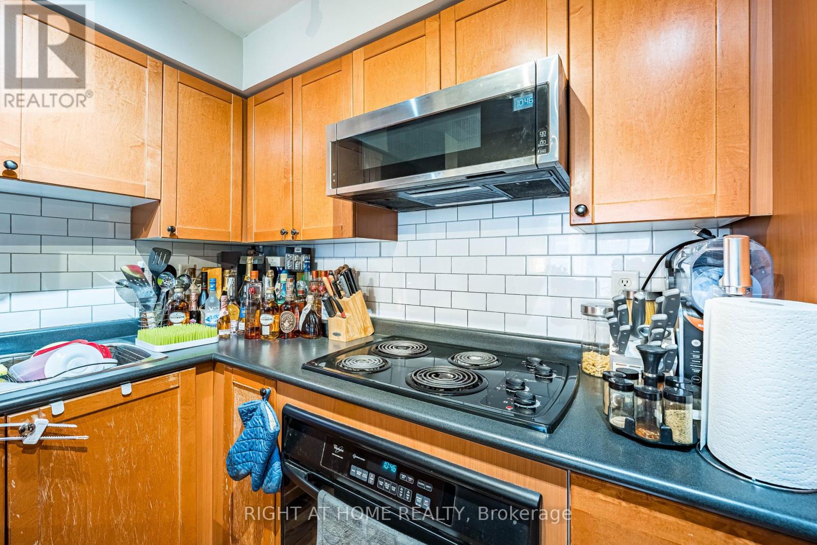 602 - 18 Stafford Street, Toronto, Ontario  M5V 3W4 - Photo 18 - C12907082