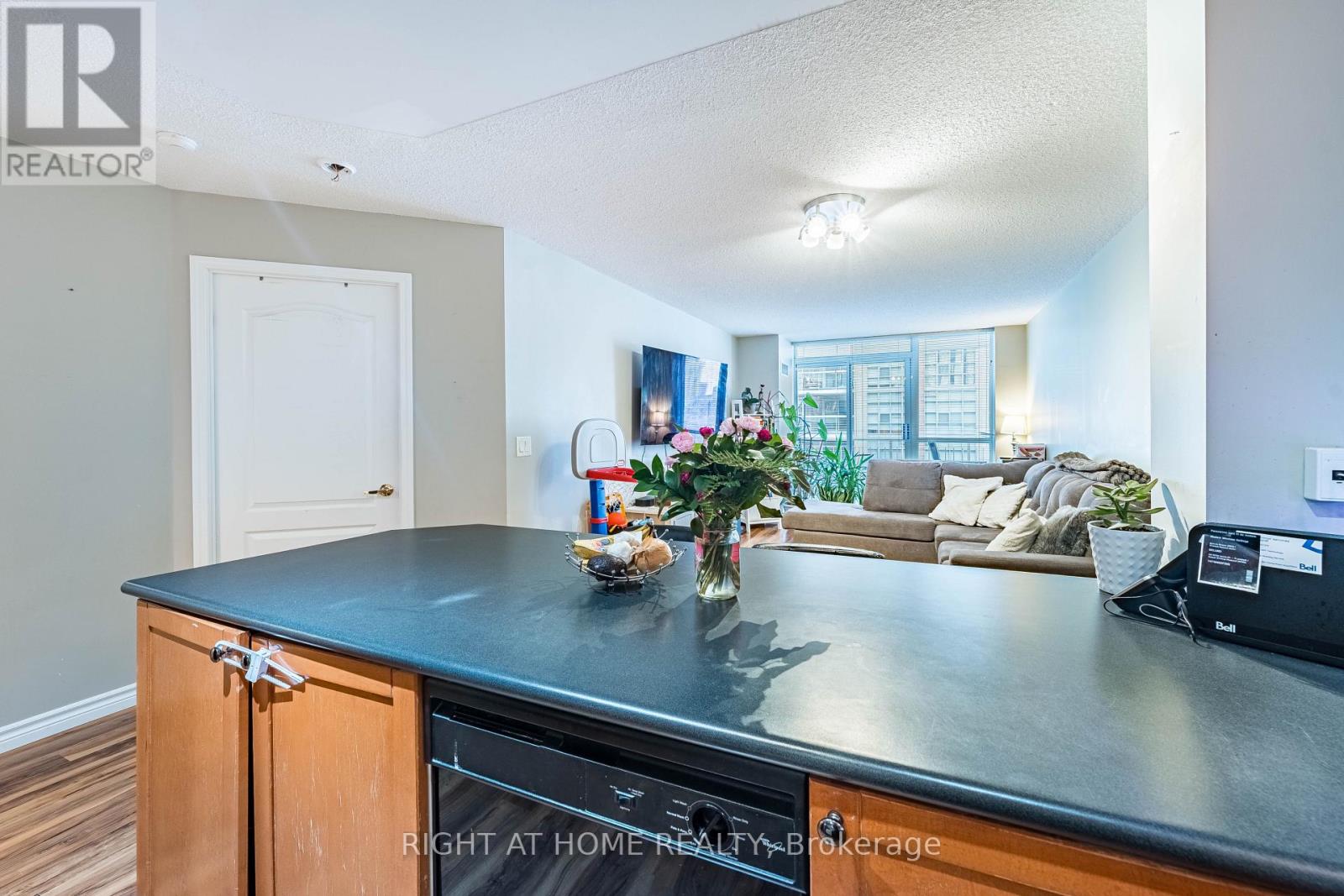 602 - 18 Stafford Street, Toronto, Ontario  M5V 3W4 - Photo 19 - C12907082