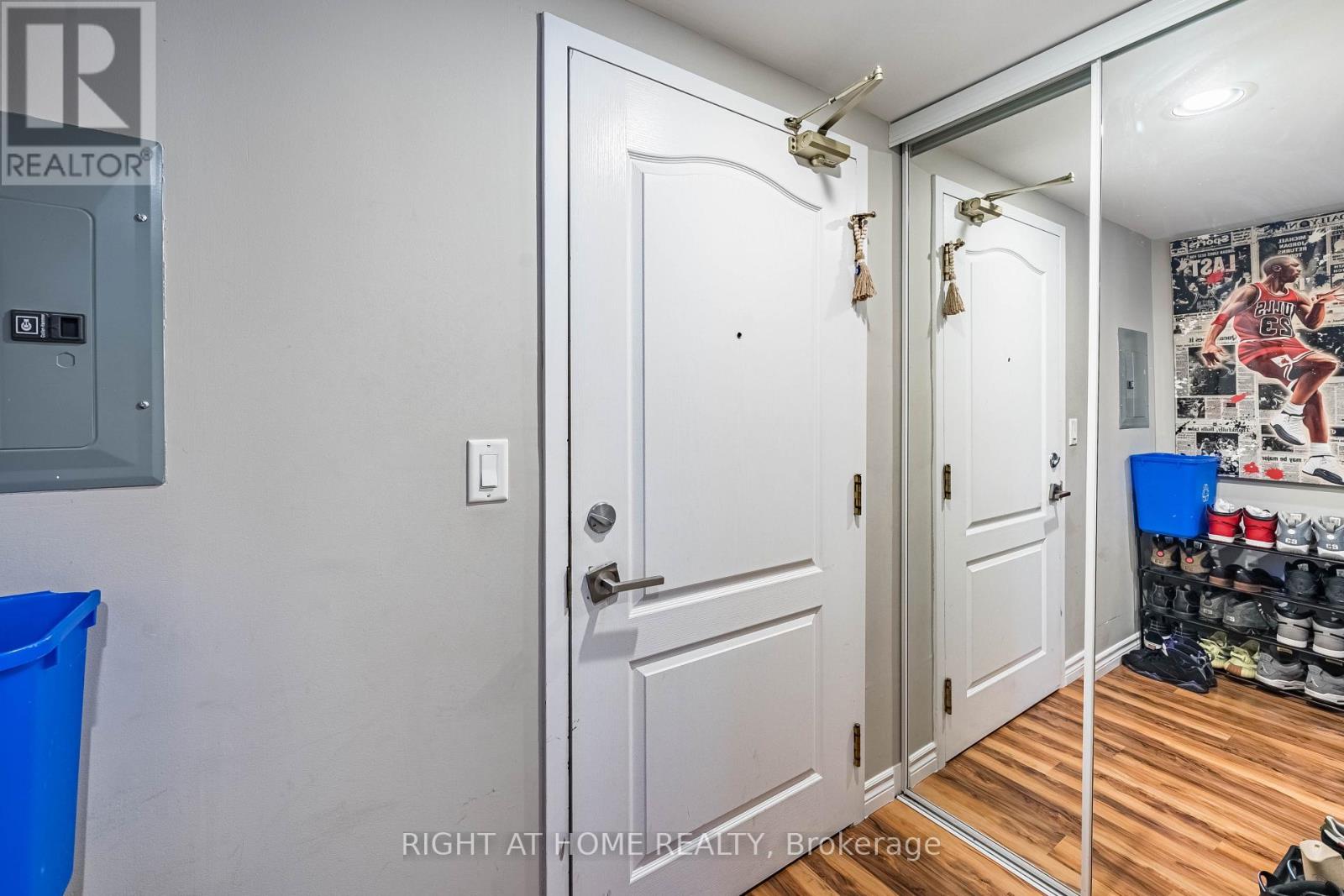 602 - 18 Stafford Street, Toronto, Ontario  M5V 3W4 - Photo 7 - C12907082