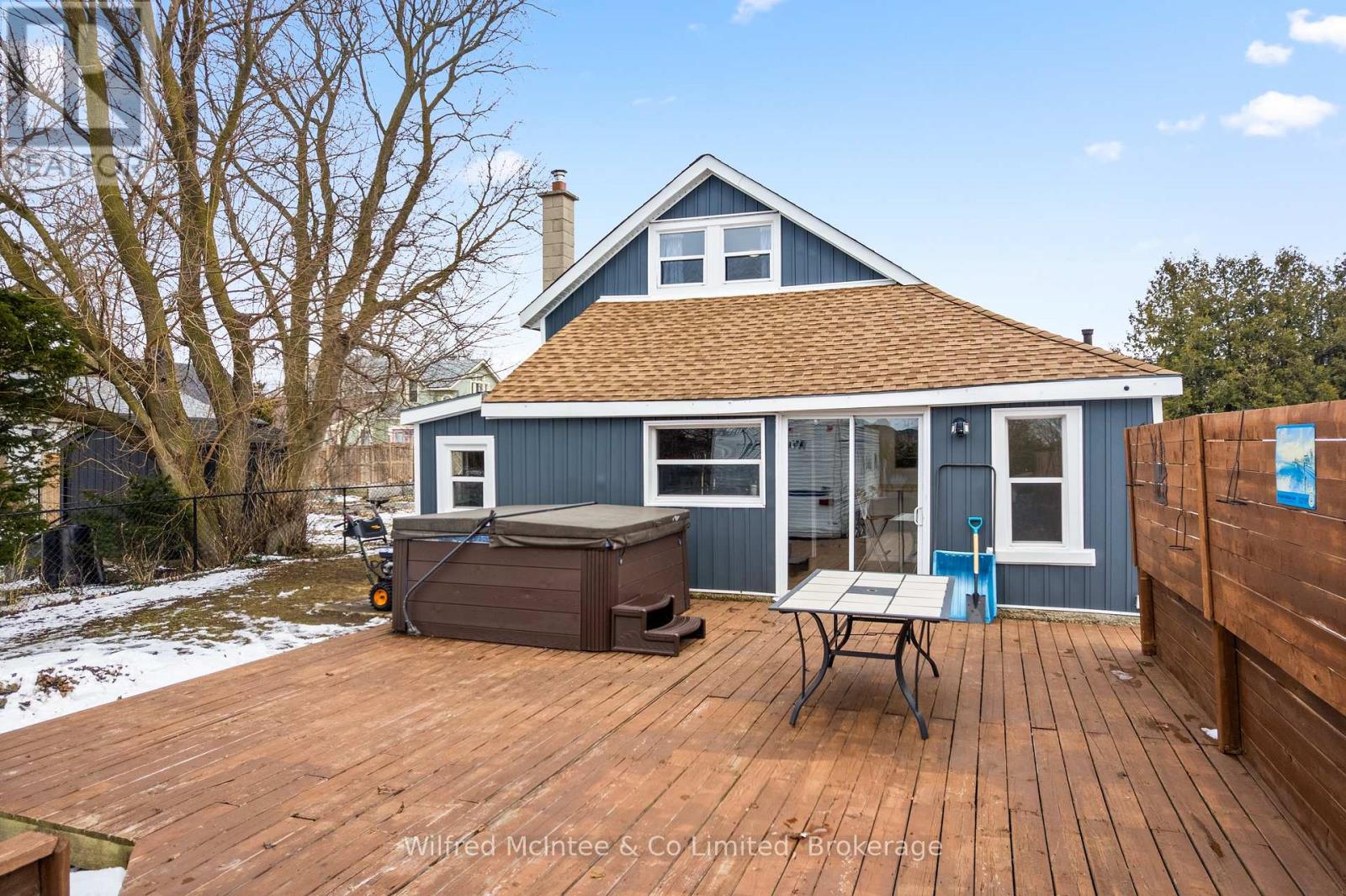 452 Queen Street, Kincardine, Ontario  N2Z 2J3 - Photo 37 - X12907078