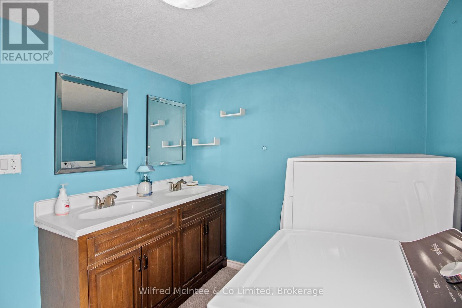 452 Queen Street, Kincardine, Ontario  N2Z 2J3 - Photo 46 - X12907078