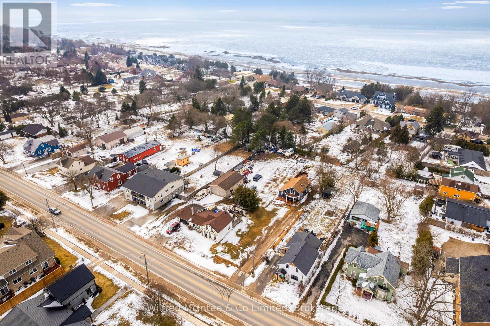 452 Queen Street, Kincardine, Ontario  N2Z 2J3 - Photo 49 - X12907078