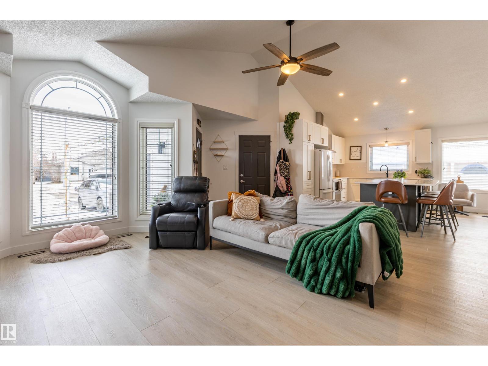 38 Desmarais Cr, St. Albert, Alberta  T8N 5Y7 - Photo 6 - E4478601