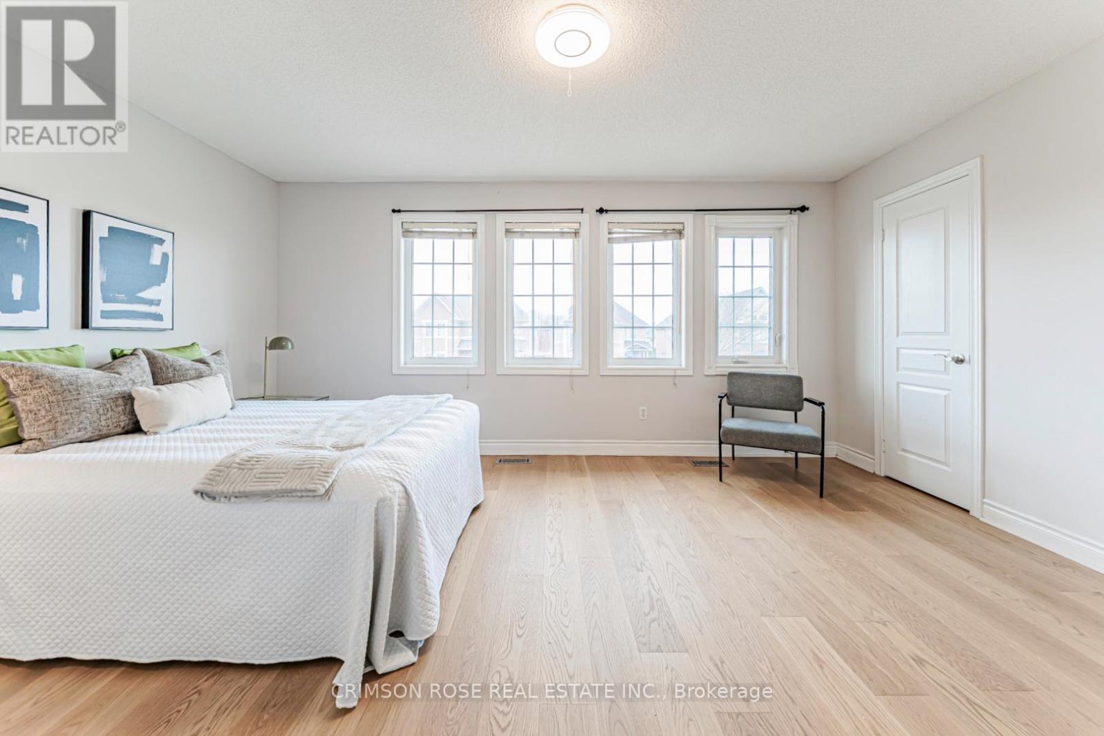 489 Ravineview Way, Oakville, Ontario  L6H 6T1 - Photo 34 - W12907072