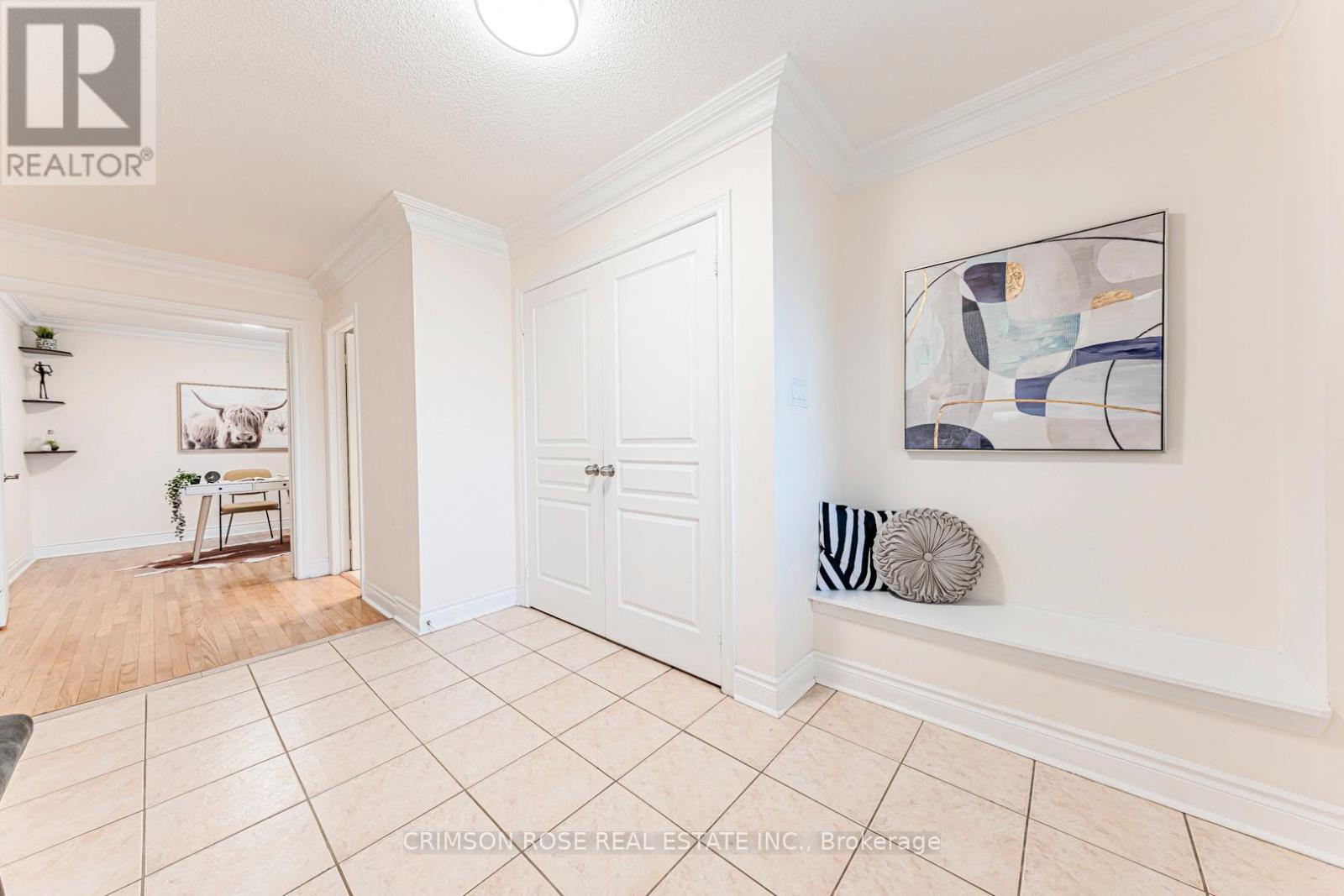 489 Ravineview Way, Oakville, Ontario  L6H 6T1 - Photo 4 - W12907072