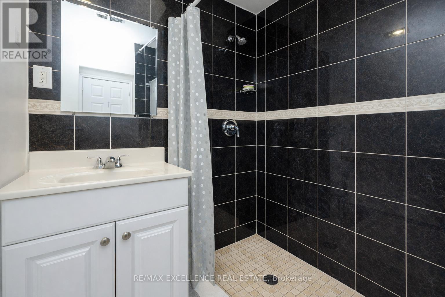 33 Wildberry Crescent, Brampton, Ontario  L6R 1K1 - Photo 37 - W12907074