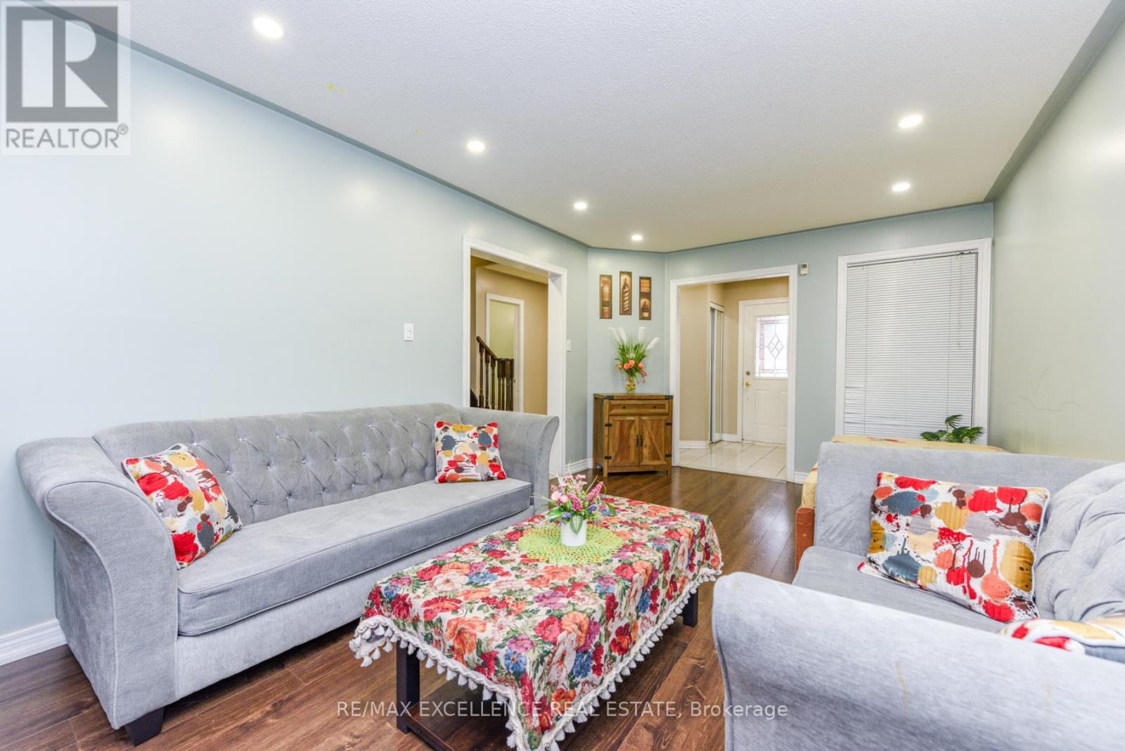 33 Wildberry Crescent, Brampton, Ontario  L6R 1K1 - Photo 6 - W12907074