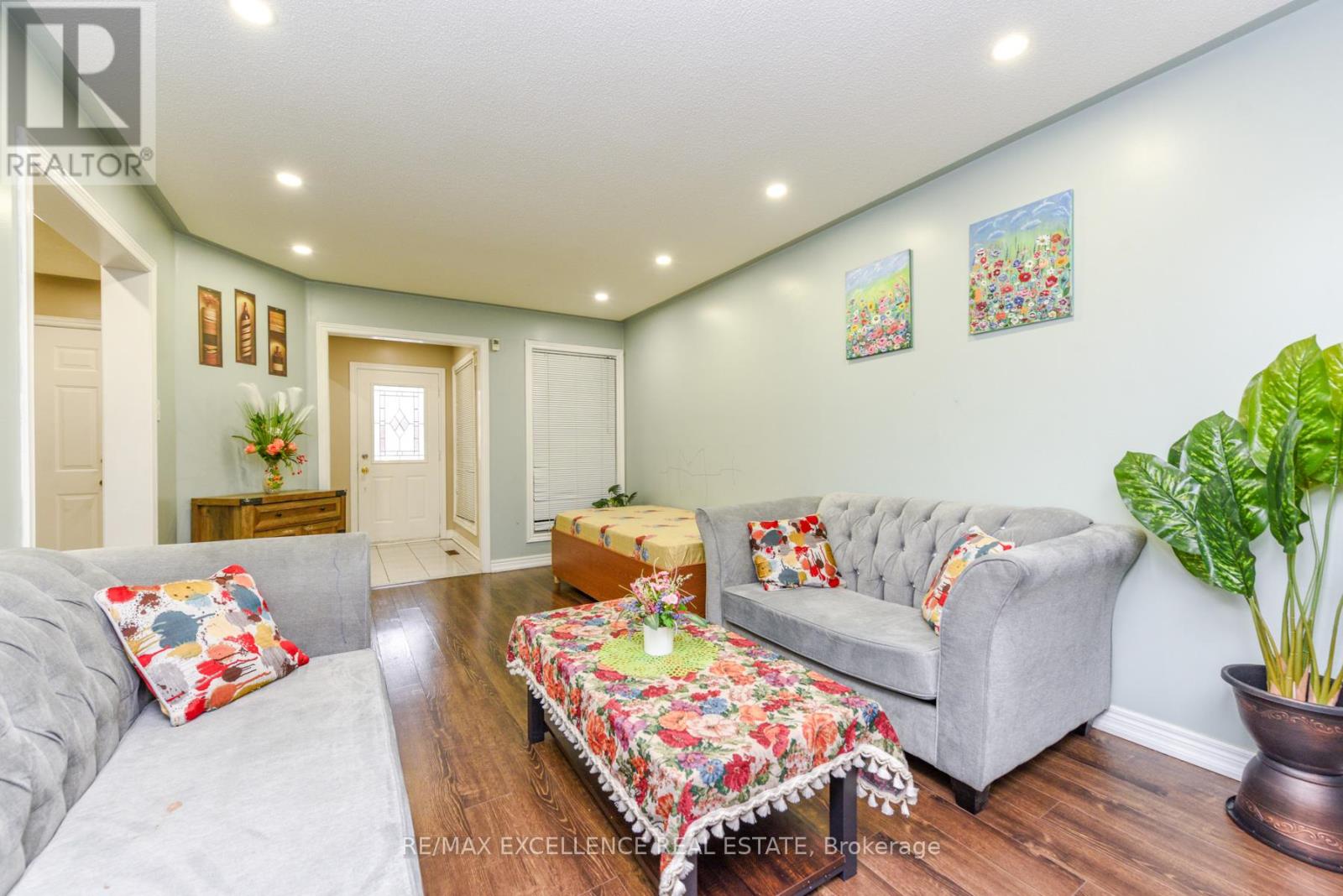 33 Wildberry Crescent, Brampton, Ontario  L6R 1K1 - Photo 7 - W12907074