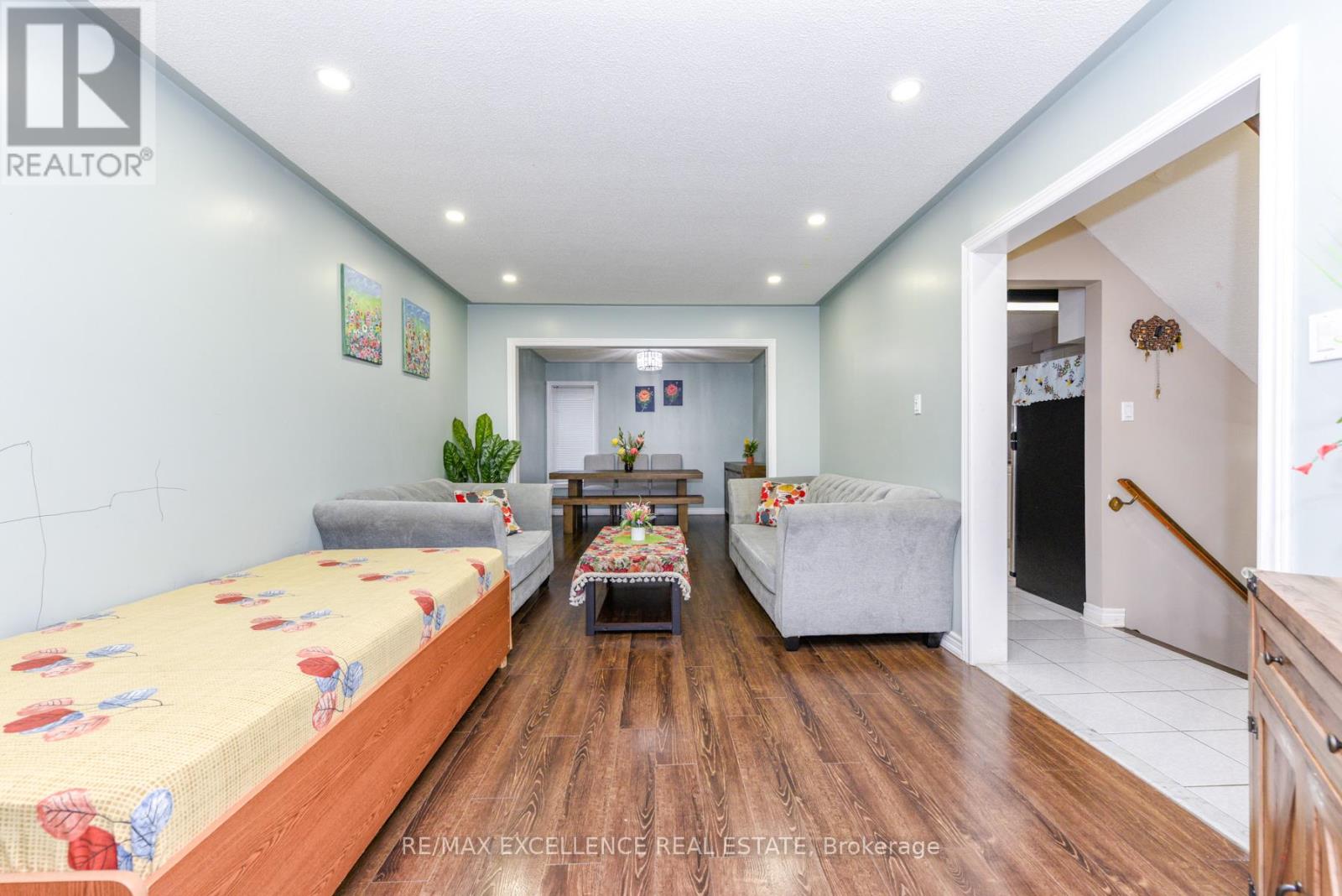 33 Wildberry Crescent, Brampton, Ontario  L6R 1K1 - Photo 8 - W12907074