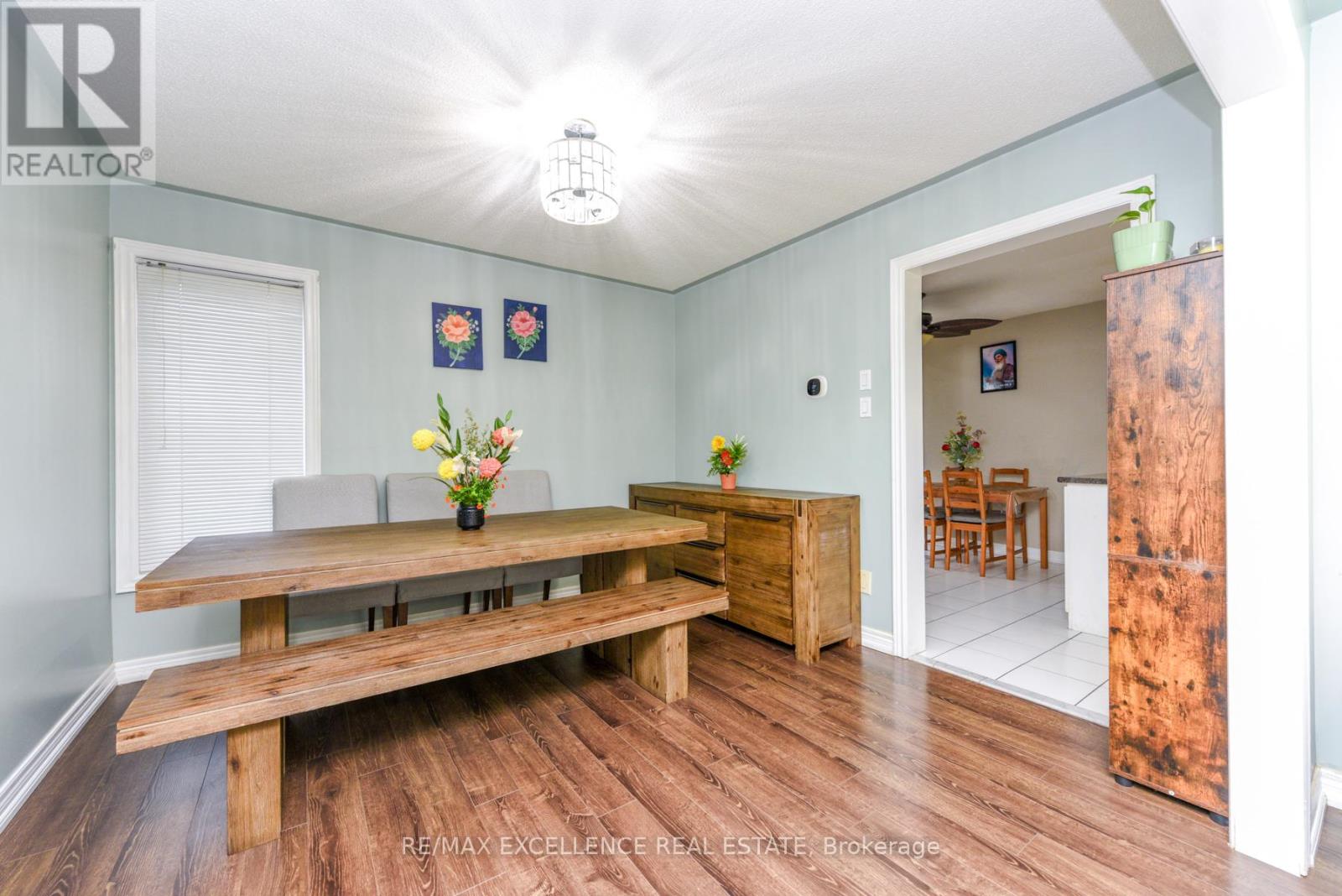 33 Wildberry Crescent, Brampton, Ontario  L6R 1K1 - Photo 9 - W12907074