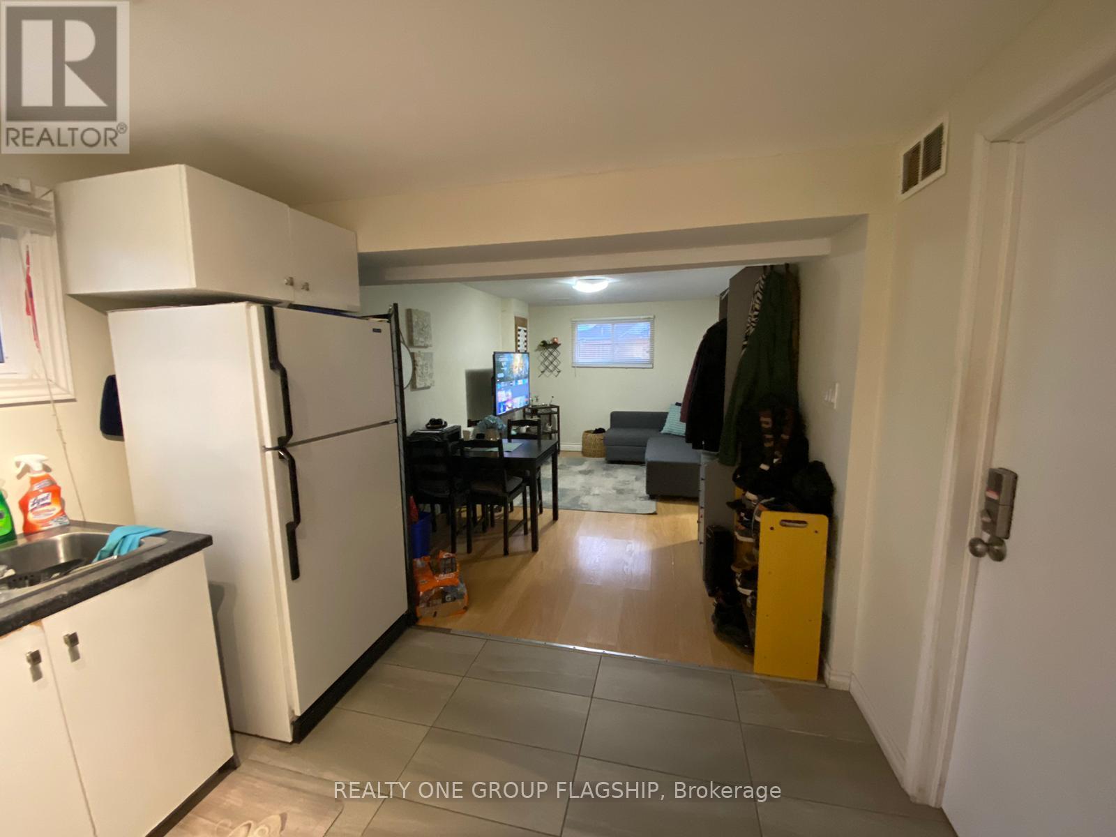 Unknown Address, ,     - Photo 3 - X12907080