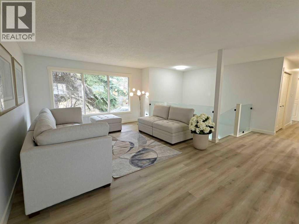 7032 78 Street NW, Calgary, Alberta  T3B 4H9 - Photo 4 - A2293550