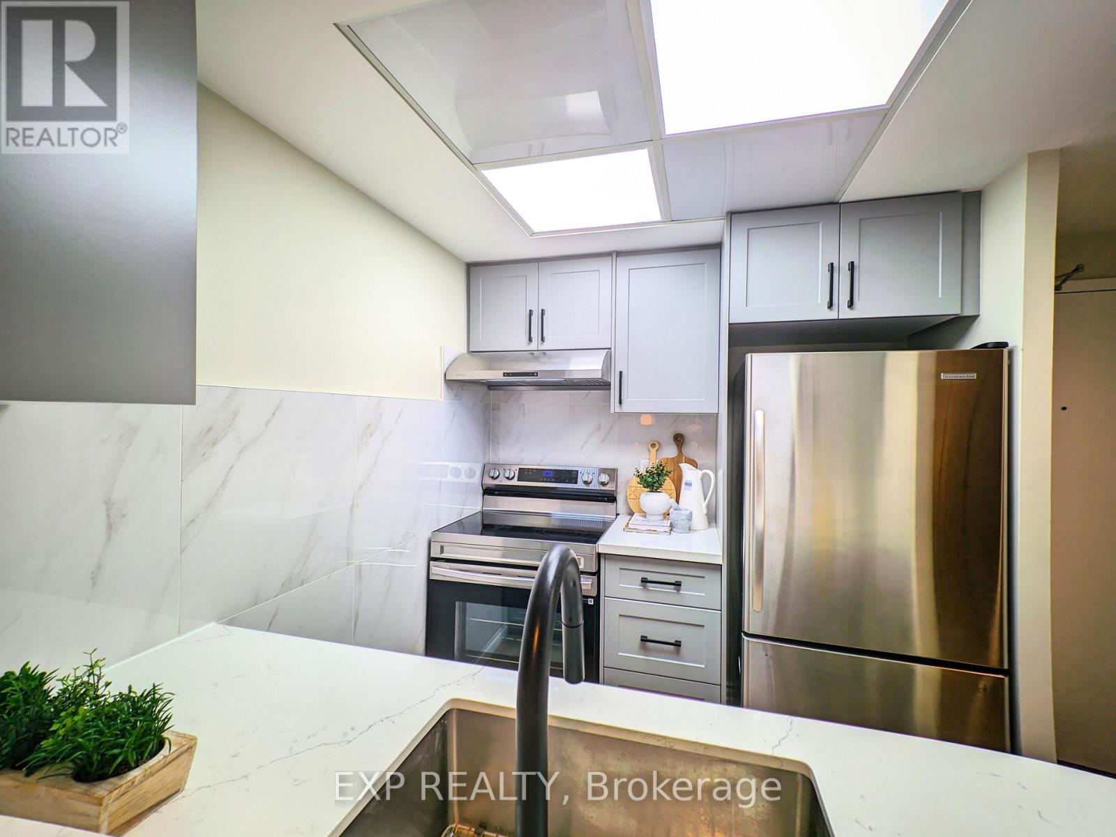 1704 - 7 Bishop Avenue, Toronto, Ontario  M2M 4J4 - Photo 4 - C12907094