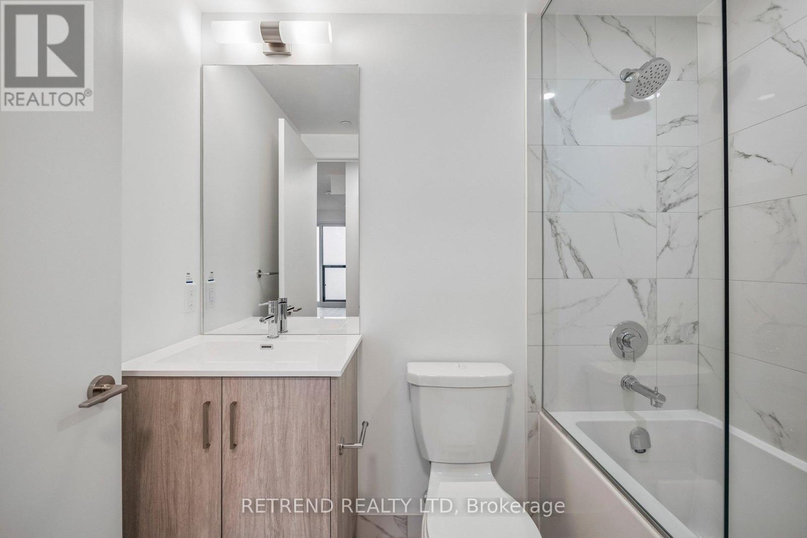 3705 - 180 Front Street E, Toronto, Ontario  M5A 0A9 - Photo 25 - C12907098