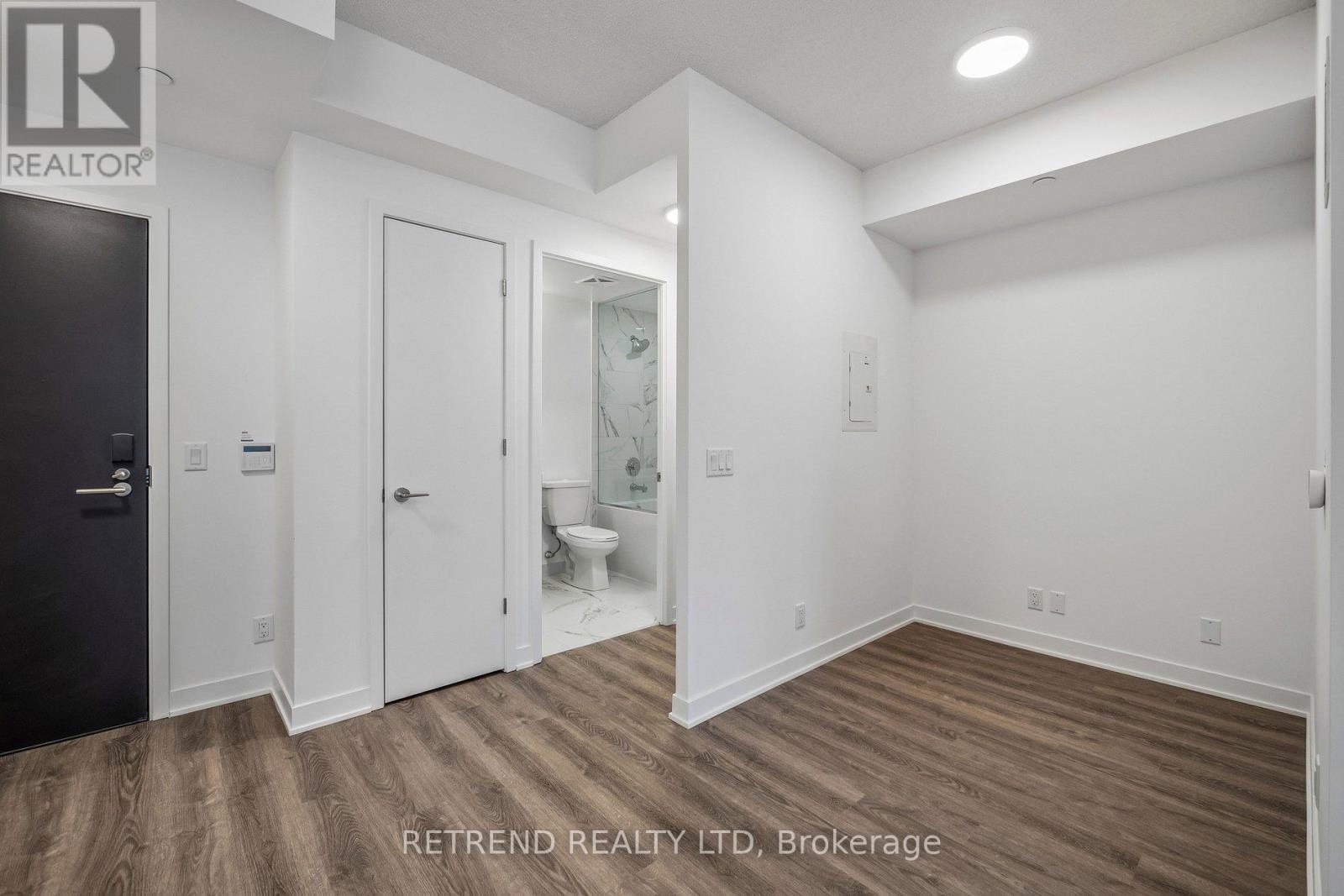 3705 - 180 Front Street E, Toronto, Ontario  M5A 0A9 - Photo 5 - C12907098