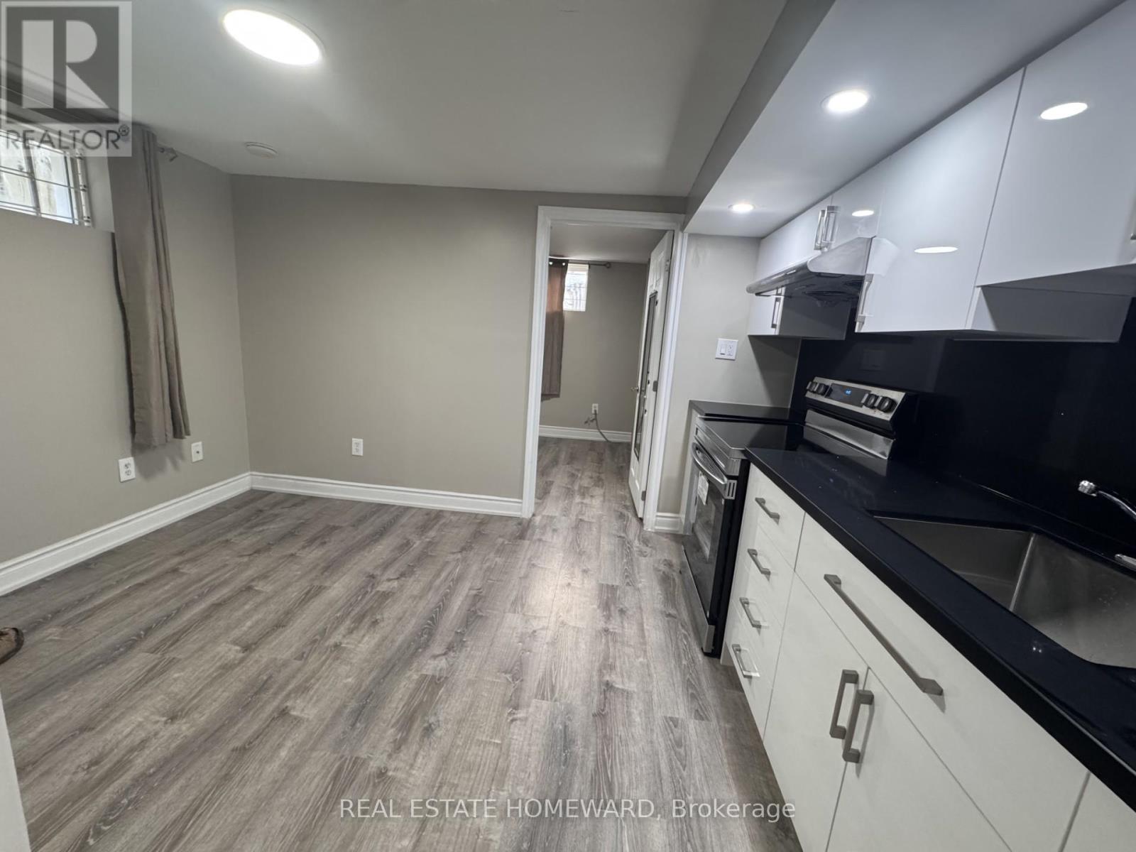 3 Bsmt - 20 Robinson Avenue, Toronto, Ontario  M1L 3S7 - Photo 5 - E12907092