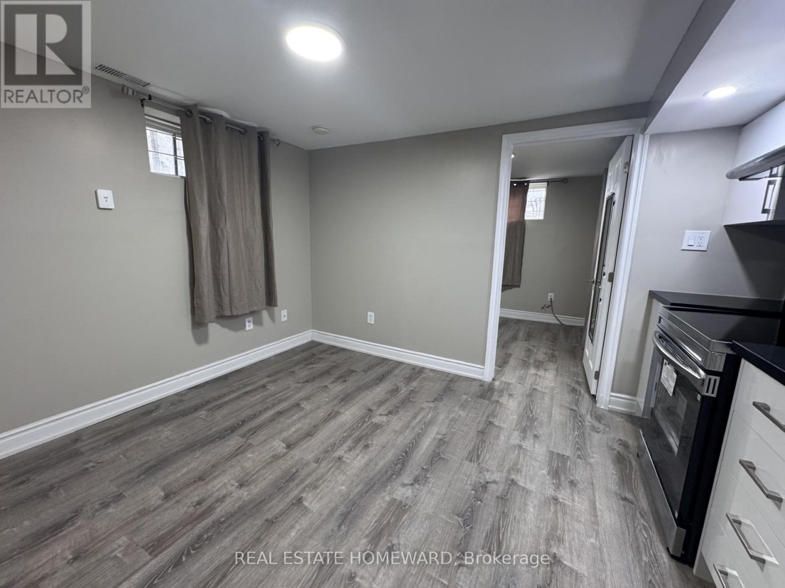 3 Bsmt - 20 Robinson Avenue, Toronto, Ontario  M1L 3S7 - Photo 6 - E12907092