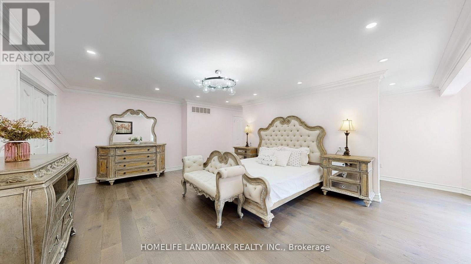 16 Crescentview Road, Richmond Hill, Ontario  L4B 2Z1 - Photo 30 - N12907096