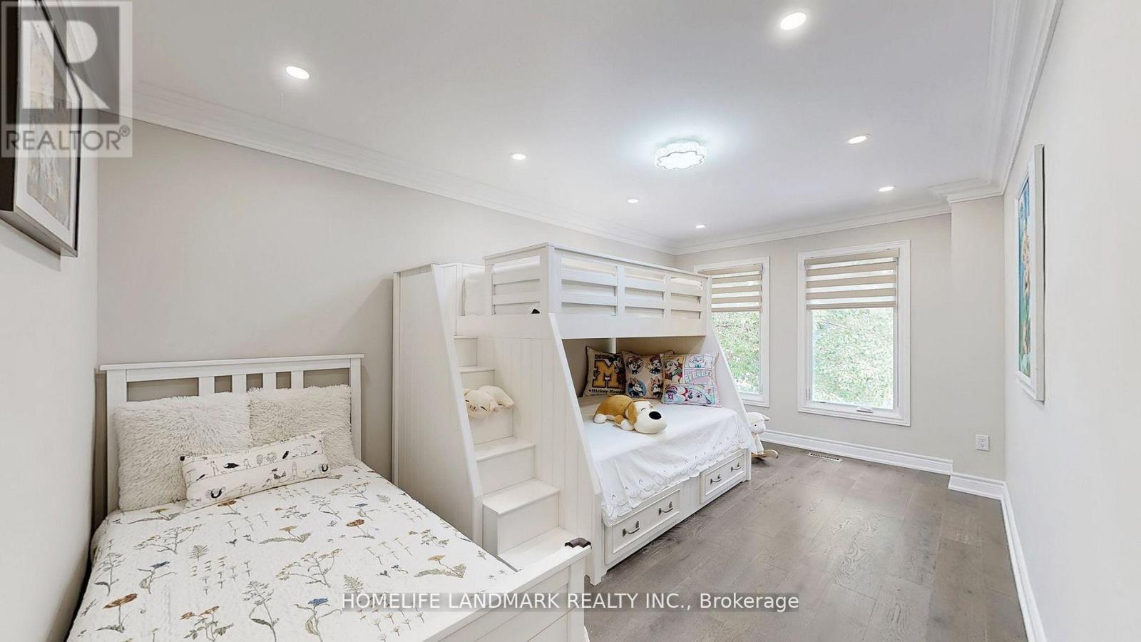 16 Crescentview Road, Richmond Hill, Ontario  L4B 2Z1 - Photo 37 - N12907096