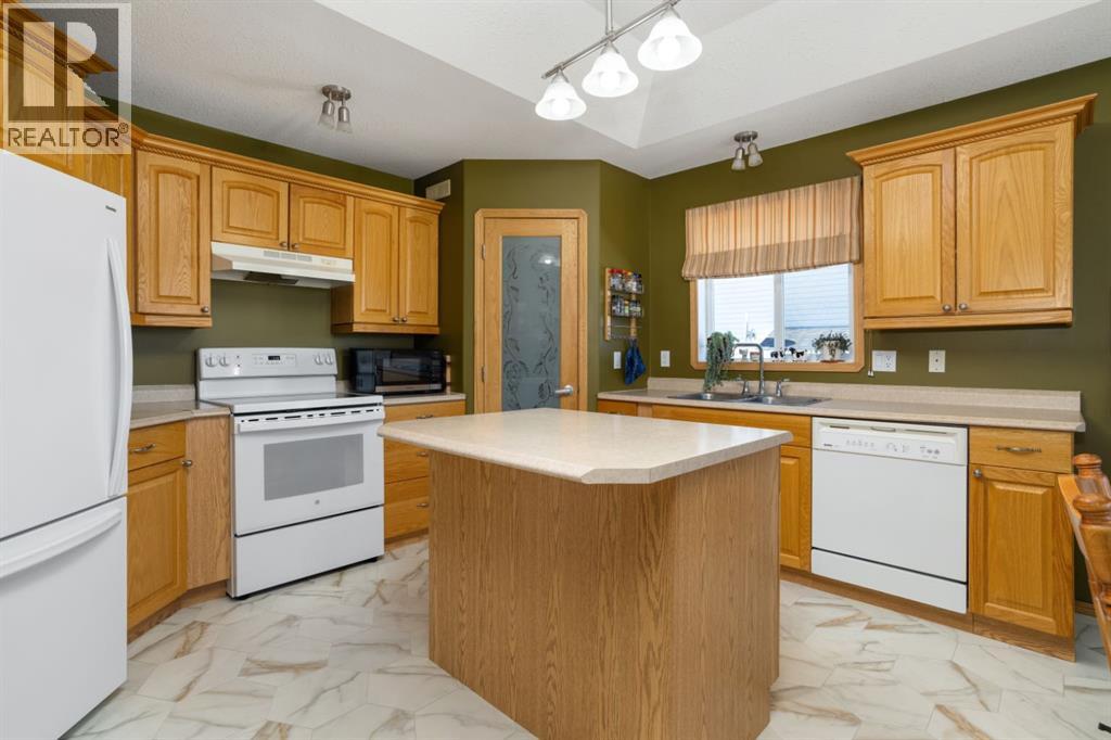 6608 33 Avenue, Camrose, Alberta  T4V 4W9 - Photo 6 - A2293491