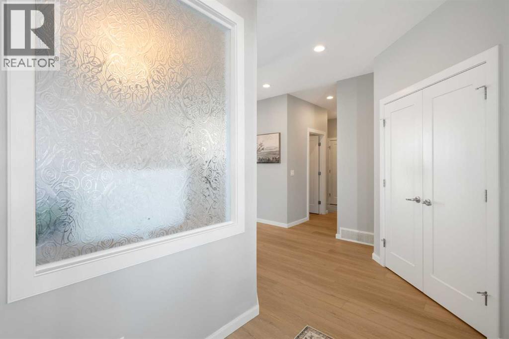 360 Bayside Crescent SW, Airdrie, Alberta  T4B 1H1 - Photo 3 - A2293923