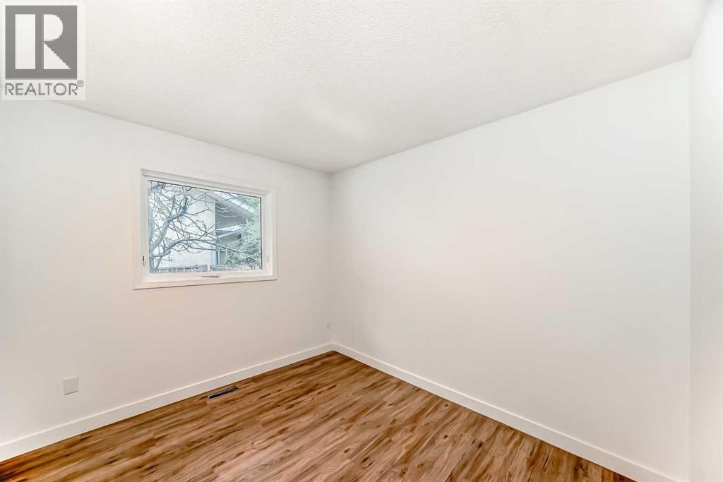 52 Mt Crandell Crescent W, Lethbridge, Alberta  T1K 6L6 - Photo 11 - A2295332