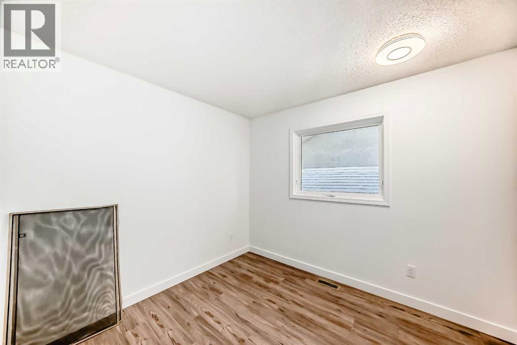 52 Mt Crandell Crescent W, Lethbridge, Alberta  T1K 6L6 - Photo 13 - A2295332